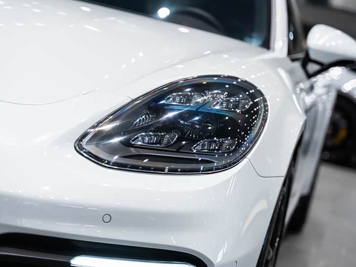 Фото 3 - Porsche Panamera