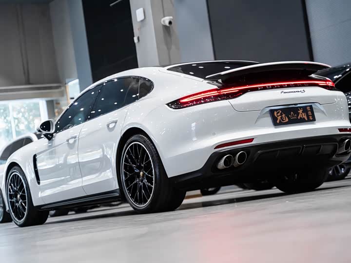 Фото 5 - Porsche Panamera