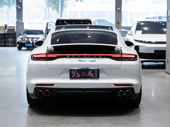 Фото 6 - Porsche Panamera