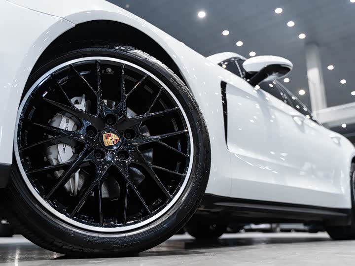 Фото 7 - Porsche Panamera