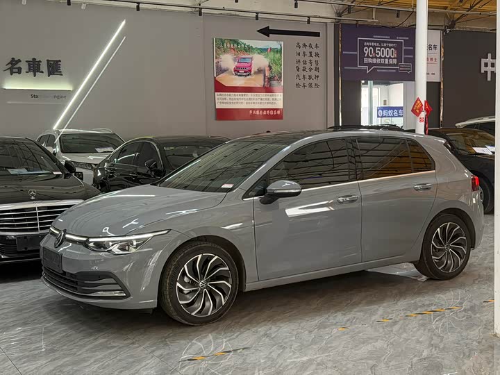 Фото 2 - Volkswagen Golf