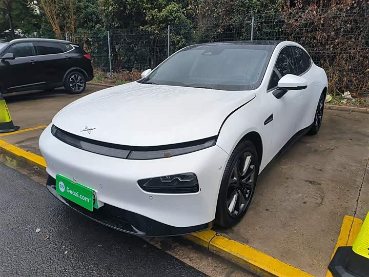 Фото 1 - XPeng P7