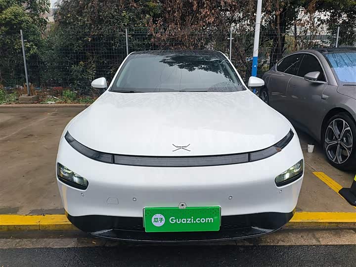 Фото 3 - XPeng P7