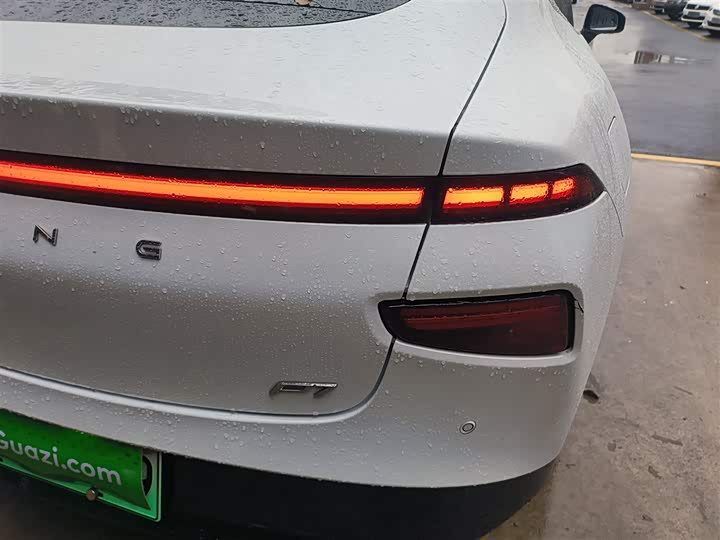 Фото 8 - XPeng P7