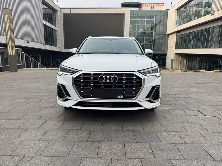 Фото 2 - Audi Q3