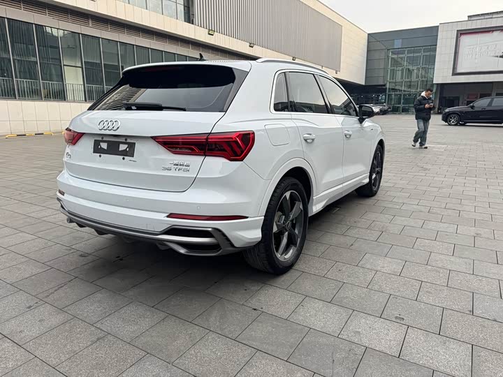 Фото 7 - Audi Q3