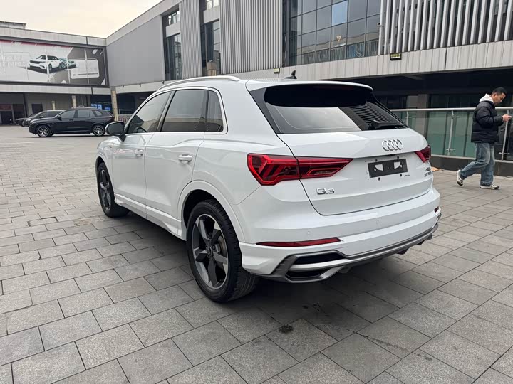 Фото 9 - Audi Q3