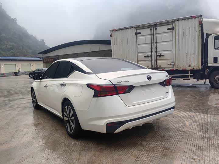 Фото 8 - Nissan Teana