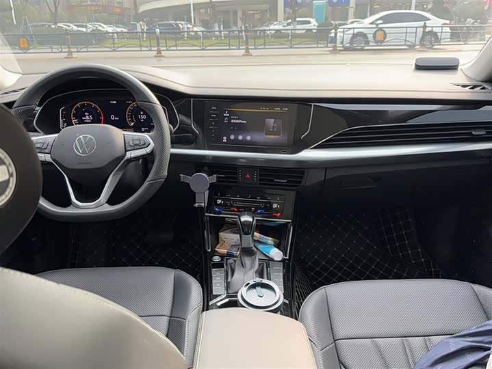 Фото 8 - Volkswagen Passat