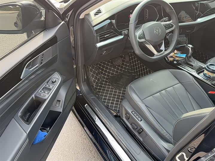 Фото 9 - Volkswagen Passat