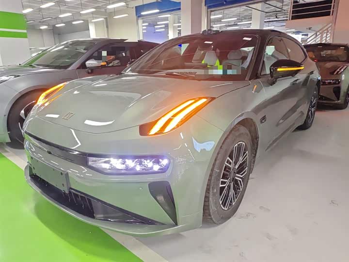 Фото 1 - Zeekr 001