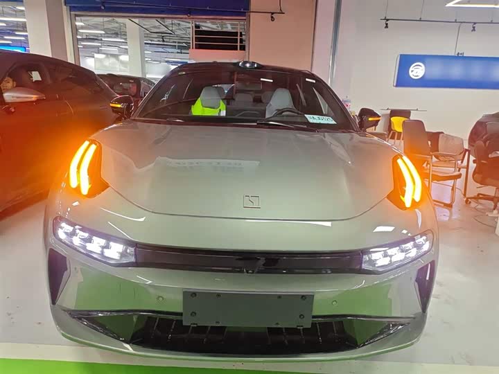 Фото 3 - Zeekr 001