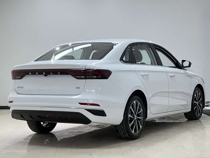 Фото 6 - Geely Emgrand