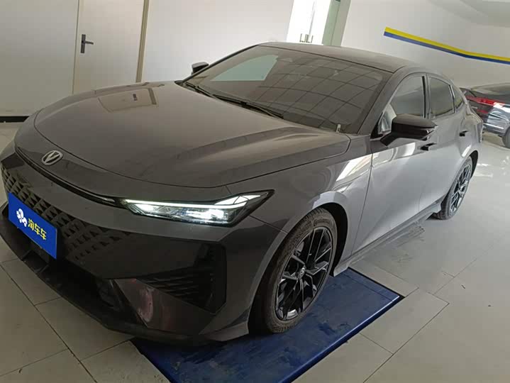 Фото 1 - Changan UNI-V