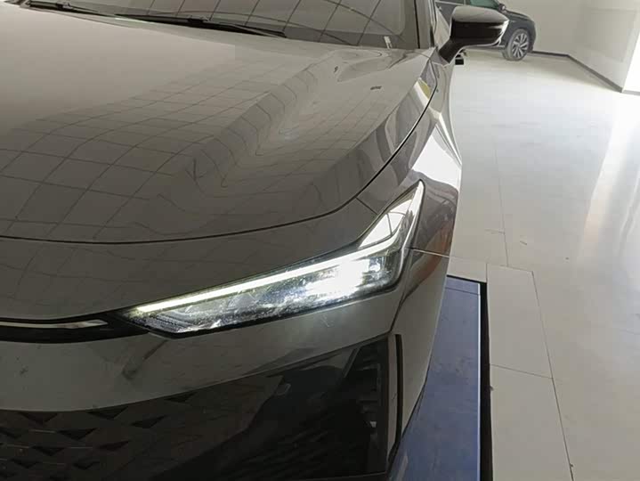 Фото 5 - Changan UNI-V