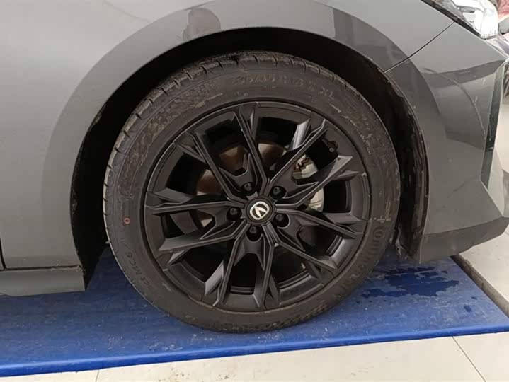 Фото 6 - Changan UNI-V