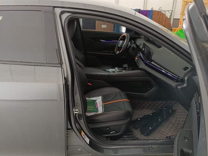 Фото 8 - Changan UNI-V