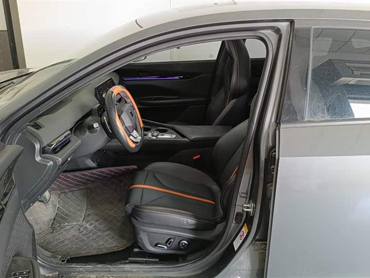 Фото 9 - Changan UNI-V