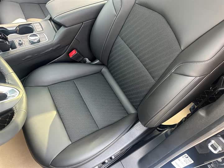 Фото 7 - Cadillac XT4