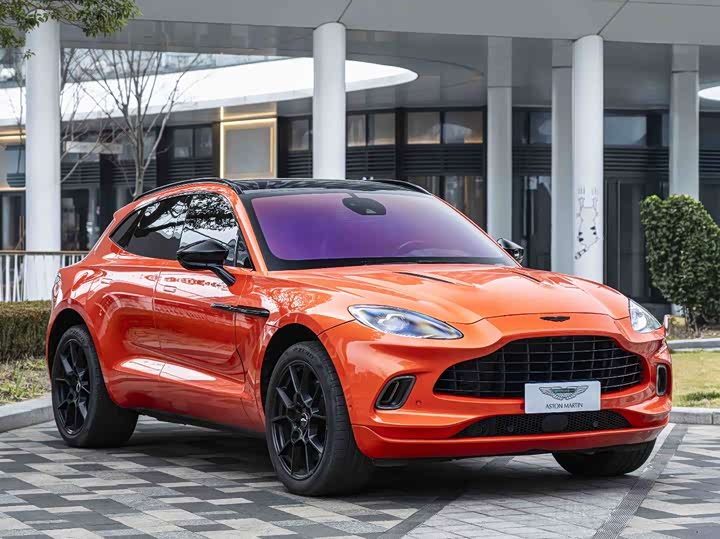 Фото 3 - Aston Martin DBX