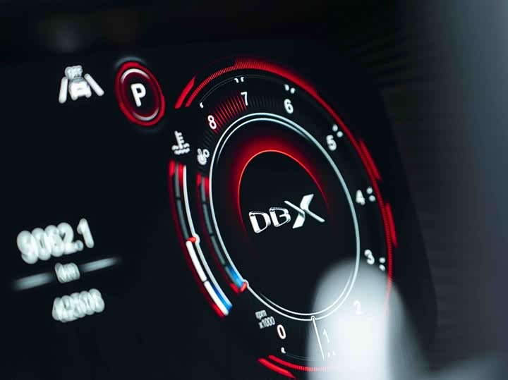 Фото 5 - Aston Martin DBX