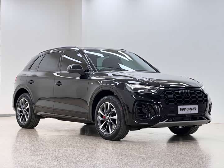 Фото 3 - Audi Q5L