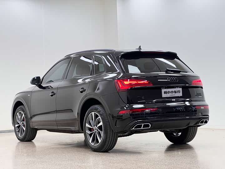 Фото 6 - Audi Q5L