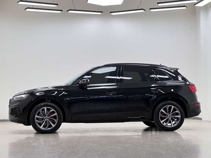 Фото 7 - Audi Q5L