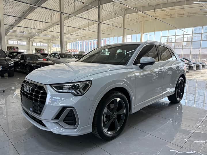 Фото 1 - Audi Q3