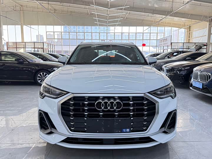 Фото 2 - Audi Q3