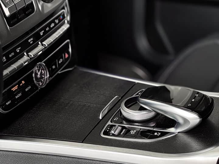 Фото 9 - Mercedes-Benz G-Class