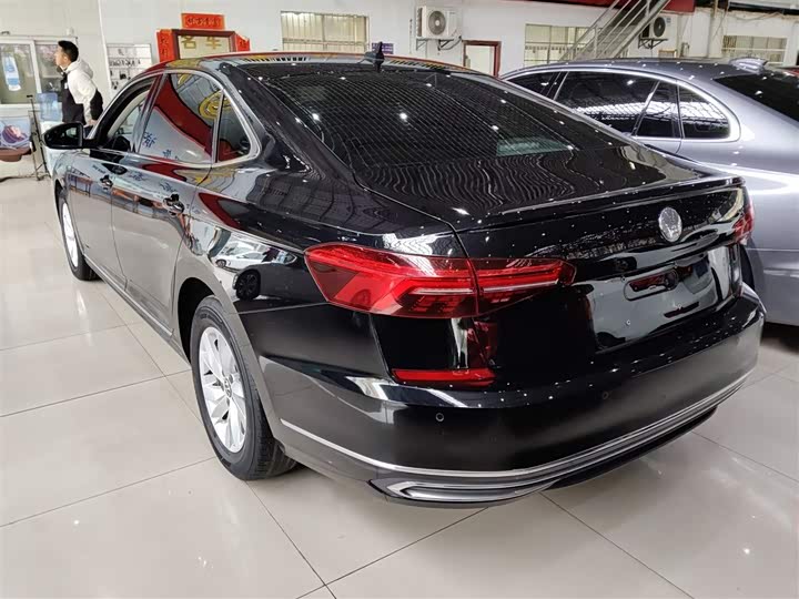 Фото 5 - Volkswagen Passat