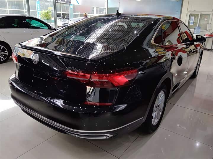 Фото 7 - Volkswagen Passat