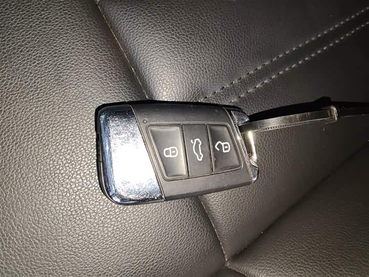 Фото 9 - Volkswagen Passat