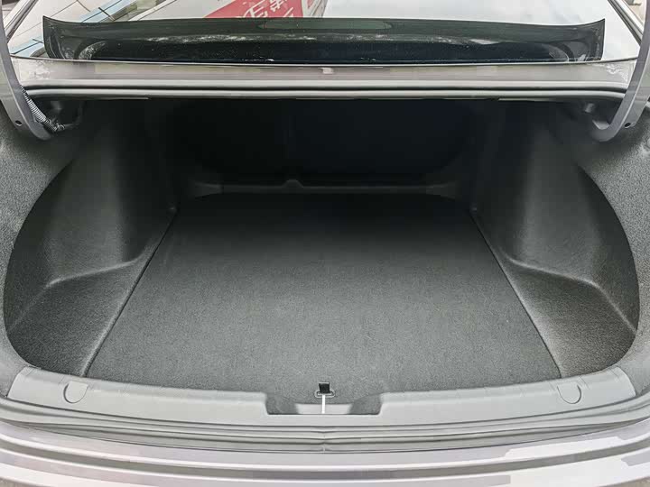 Фото 4 - Geely Preface