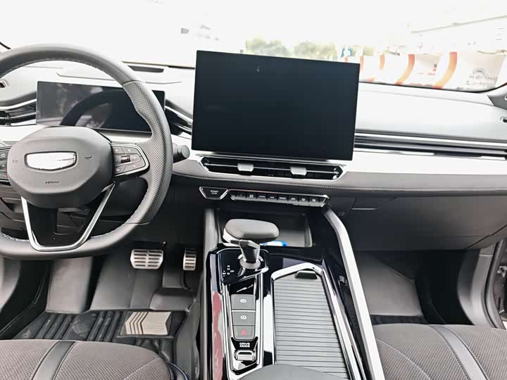 Фото 8 - Geely Preface