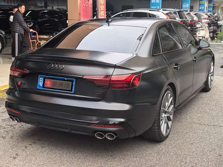 Фото 2 - Audi S4