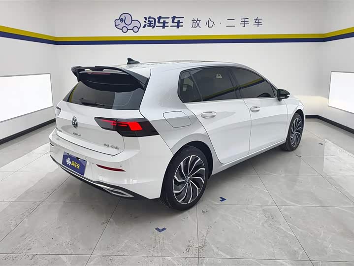 Фото 3 - Volkswagen Golf