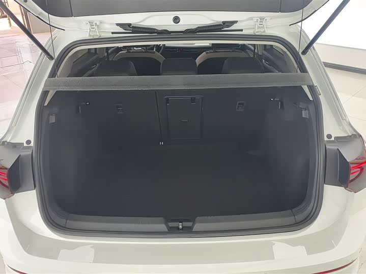 Фото 4 - Volkswagen Golf