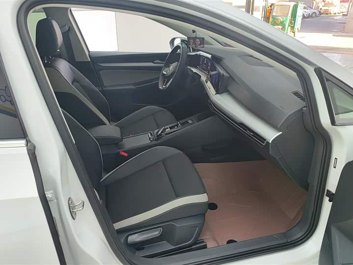 Фото 8 - Volkswagen Golf