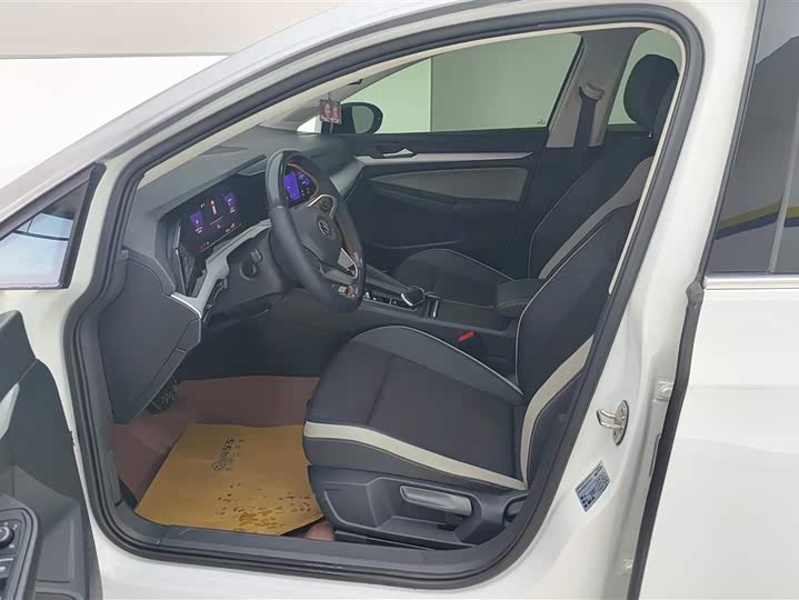 Фото 9 - Volkswagen Golf