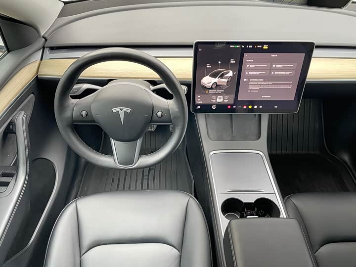 Фото 8 - Tesla Model Y