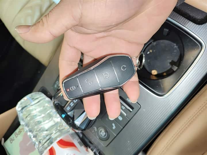 Фото 9 - BYD Song L DM-i Hybrid