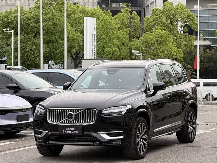 Фото 1 - Volvo XC90