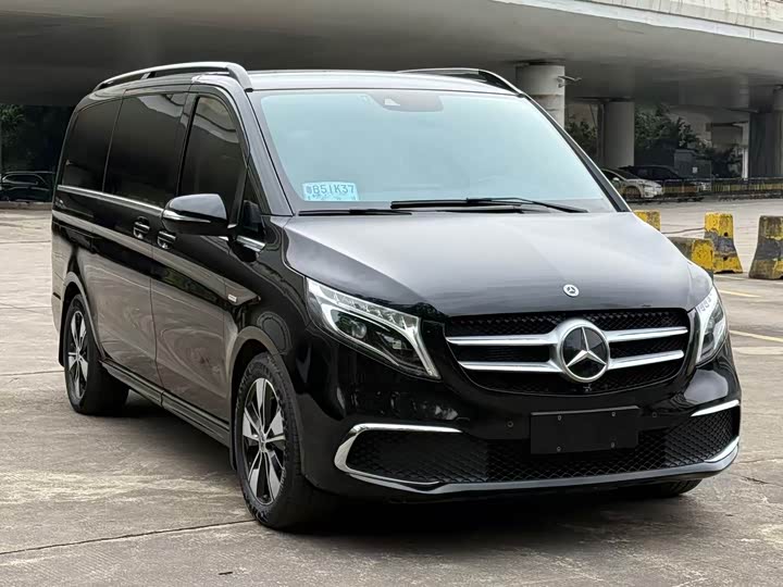 Фото 3 - Mercedes-Benz V-Class