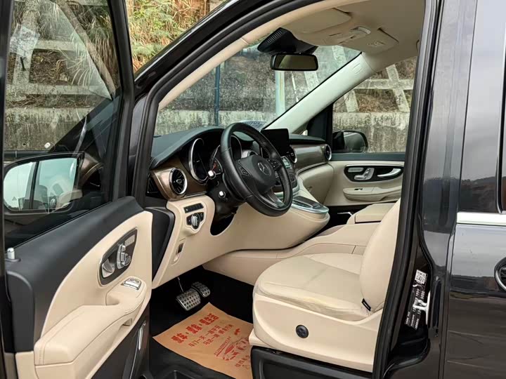 Фото 4 - Mercedes-Benz V-Class