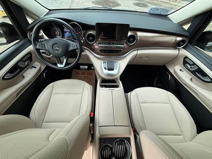 Фото 5 - Mercedes-Benz V-Class