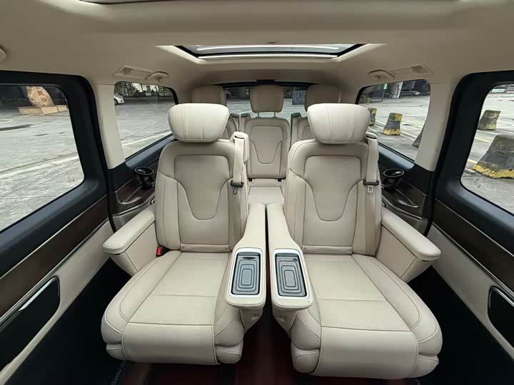 Фото 6 - Mercedes-Benz V-Class