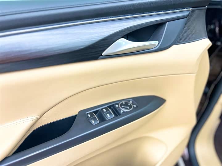 Фото 9 - Buick GL8 ES