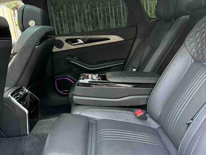 Фото 4 - Hongqi H9